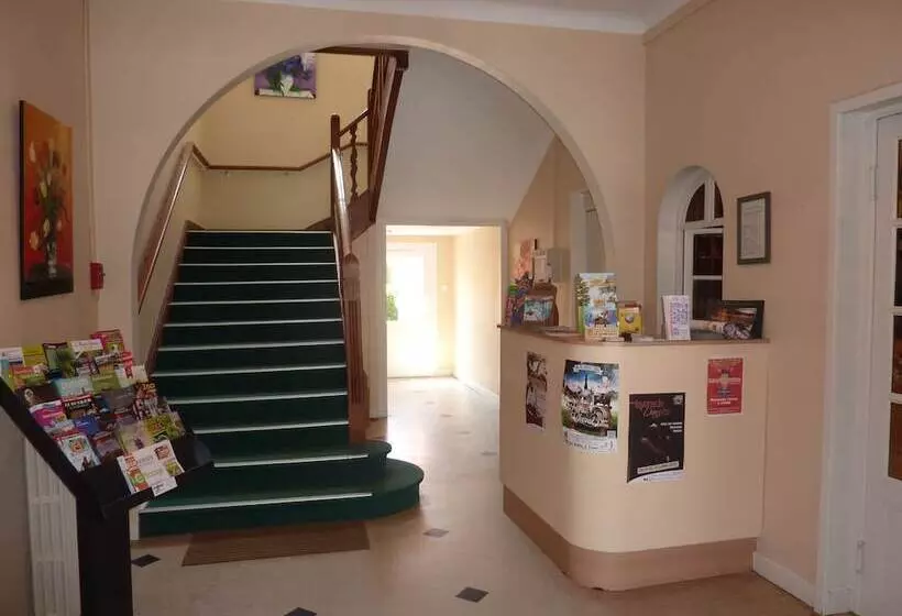 Отель Du Cheval Blanc