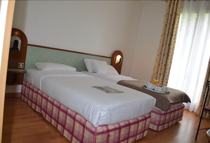 هتل Hostellerie Saint Vincent Beauvais Aeroport