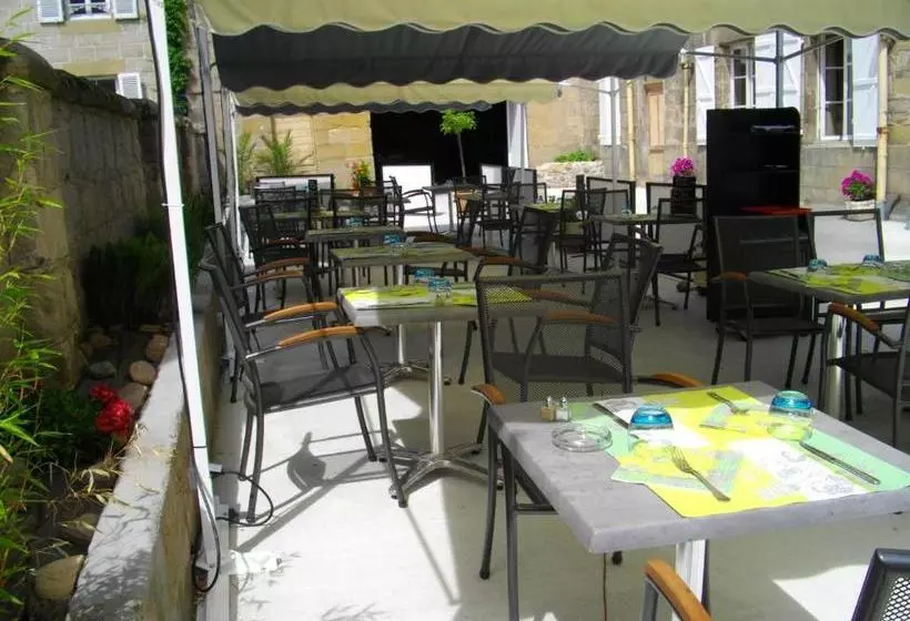 ホテル Le Montauban