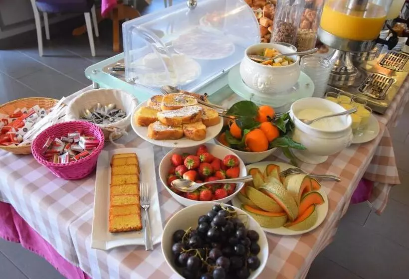 Отель Le Petit Relais