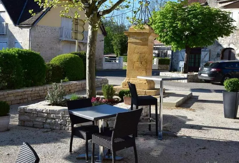 Отель Le Petit Relais