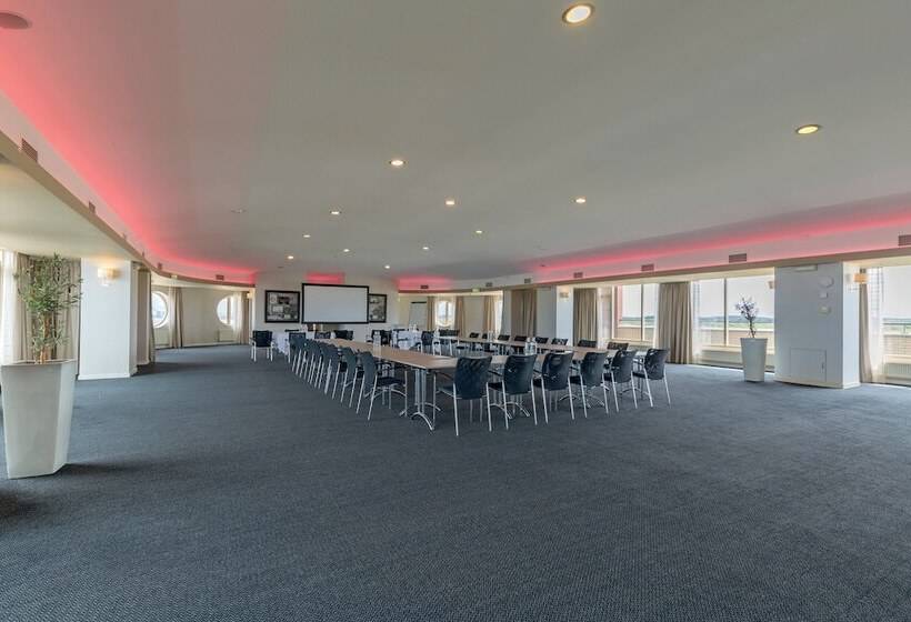 Leonardo Hotel Ijmuiden Seaport Beach