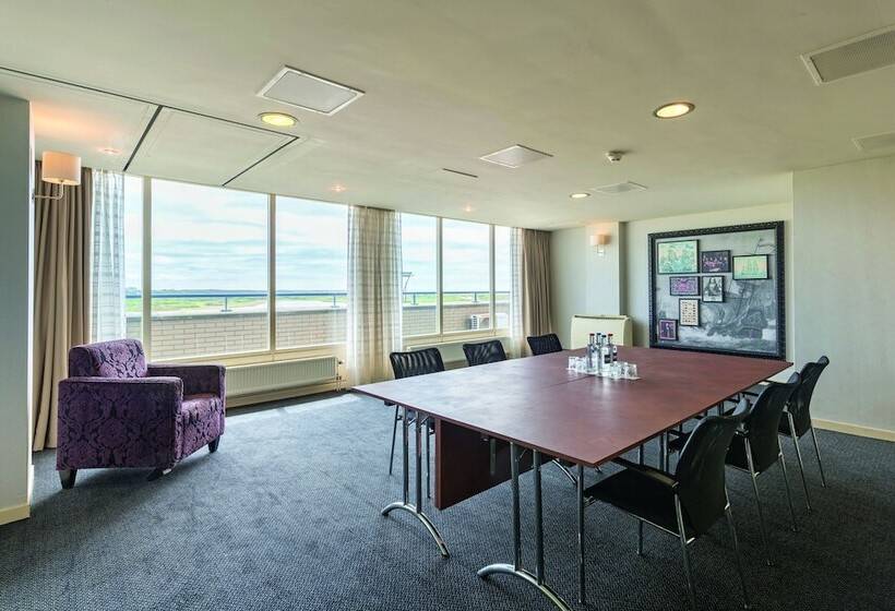 Leonardo Hotel Ijmuiden Seaport Beach