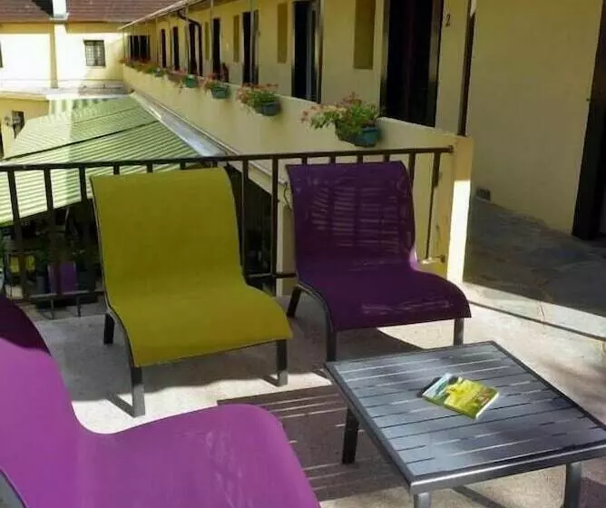 فندق Les Terrasses De Corton