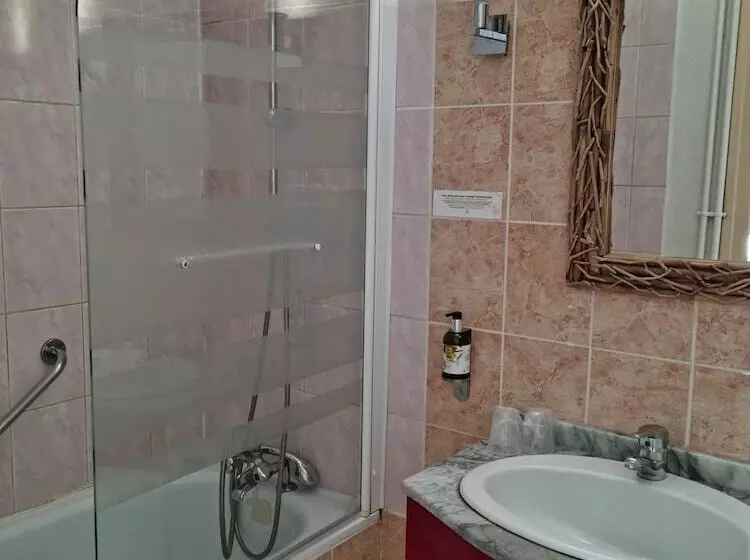 فندق Les Terrasses De Corton