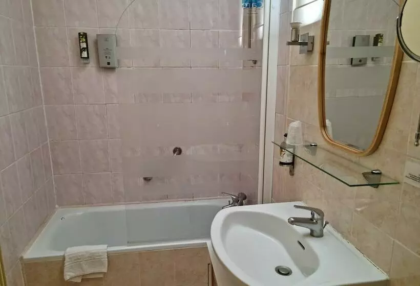 فندق Les Terrasses De Corton