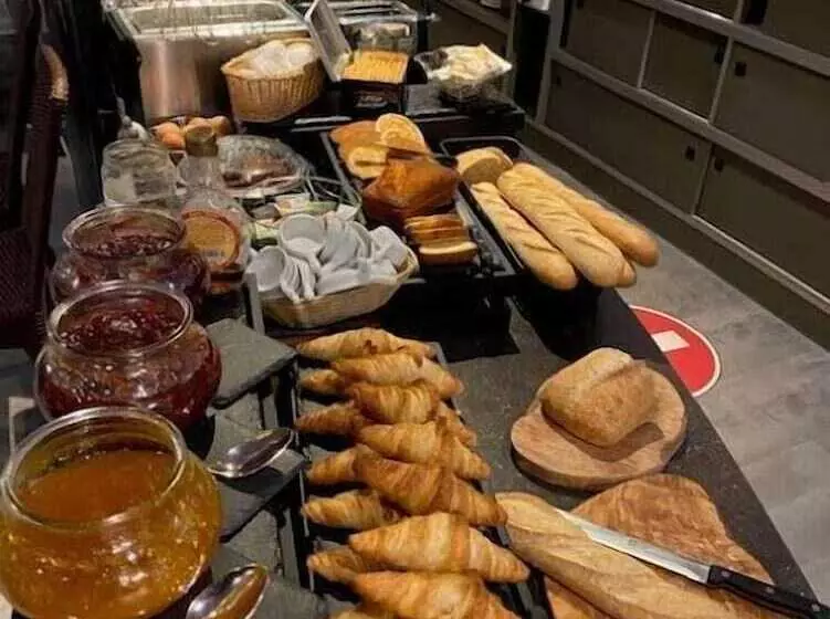 酒店 Logis Central Hôtel Restaurant & Spa