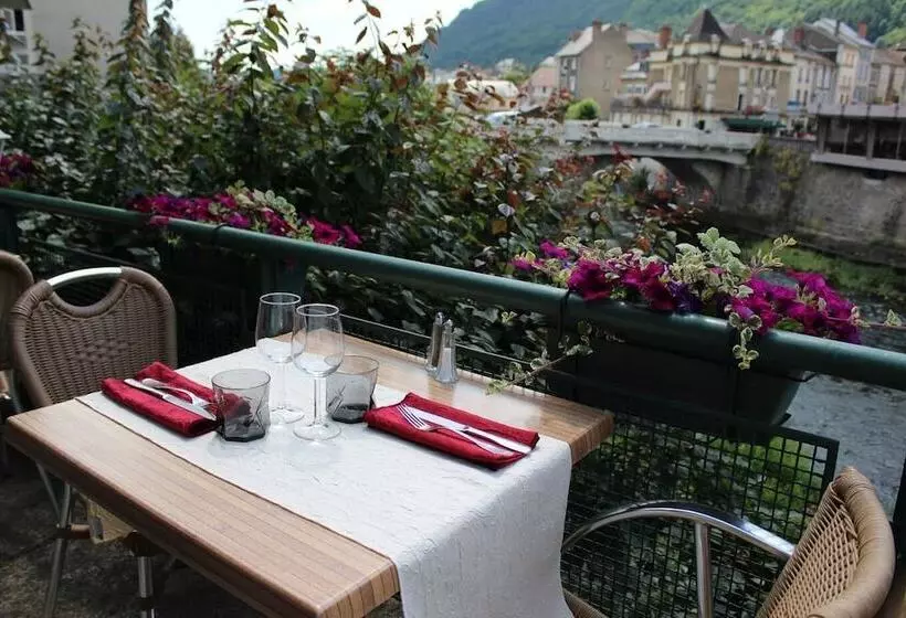 酒店 Logis Central Hôtel Restaurant & Spa