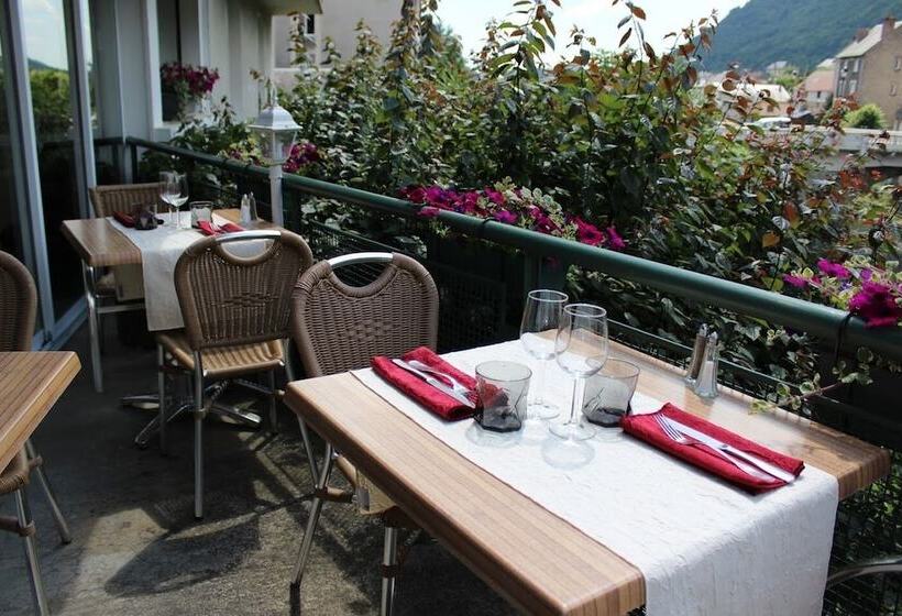 酒店 Logis Central Hôtel   Restaurant & Spa