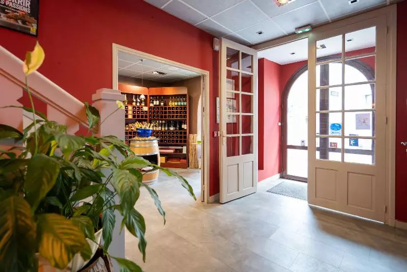 酒店 Logis Central Hôtel Restaurant & Spa