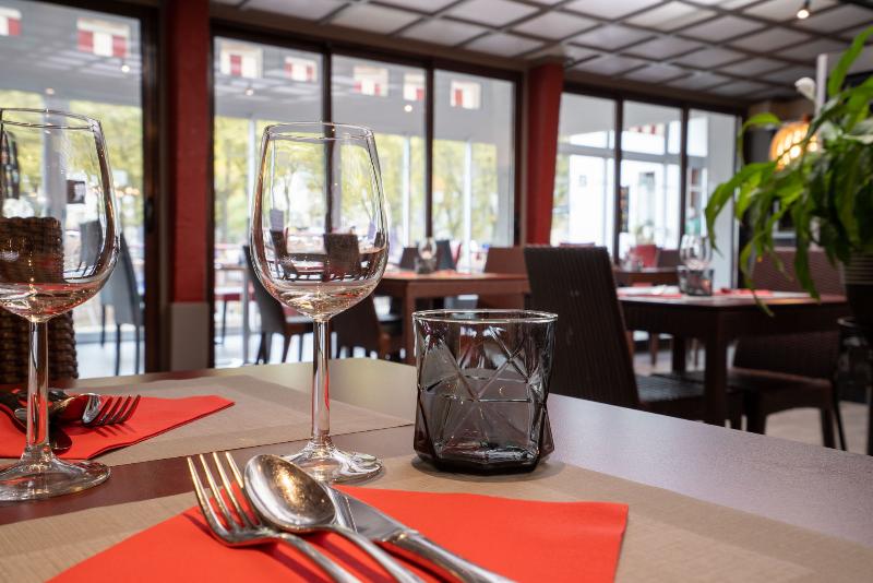 酒店 Logis Central Hôtel   Restaurant & Spa