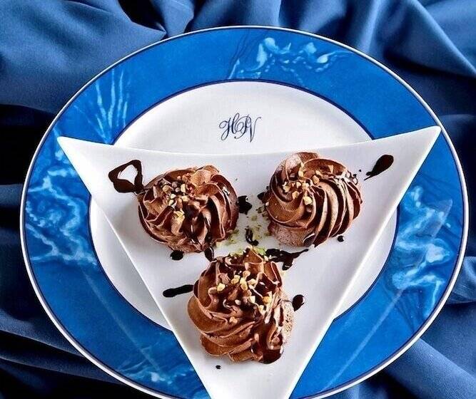 هتل Logis Hostellerie Du Perigord Vert