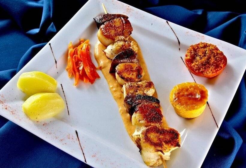 هتل Logis Hostellerie Du Perigord Vert