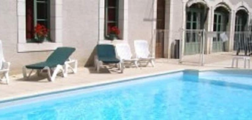 هتل Logis Hostellerie Du Perigord Vert