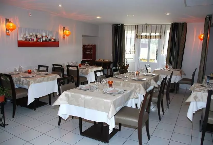 Szálloda Logis Hôtel Bellevue