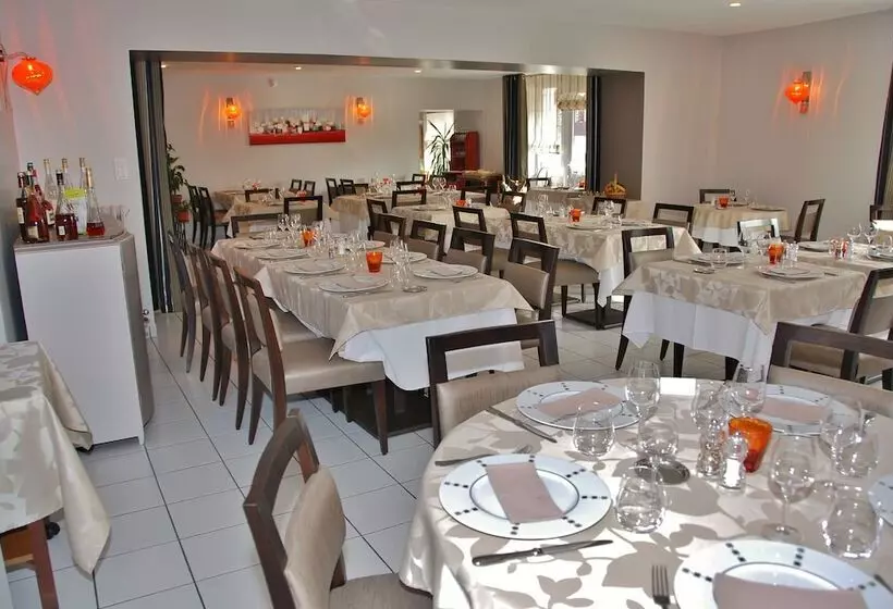 Szálloda Logis Hôtel Bellevue