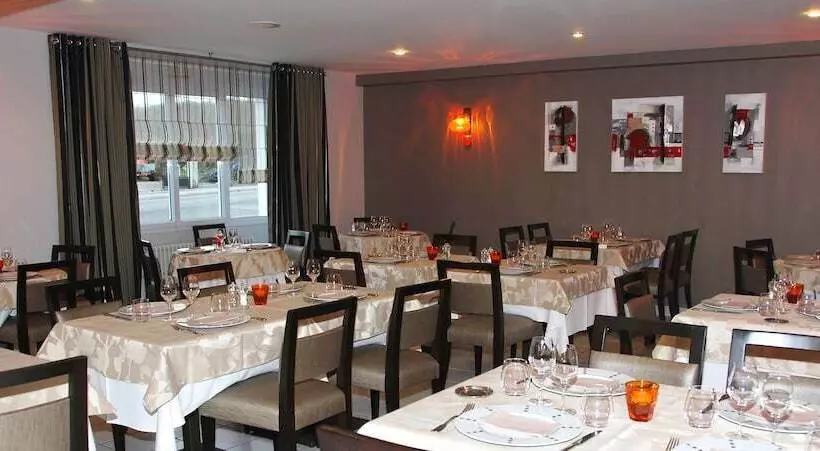 Szálloda Logis Hôtel Bellevue