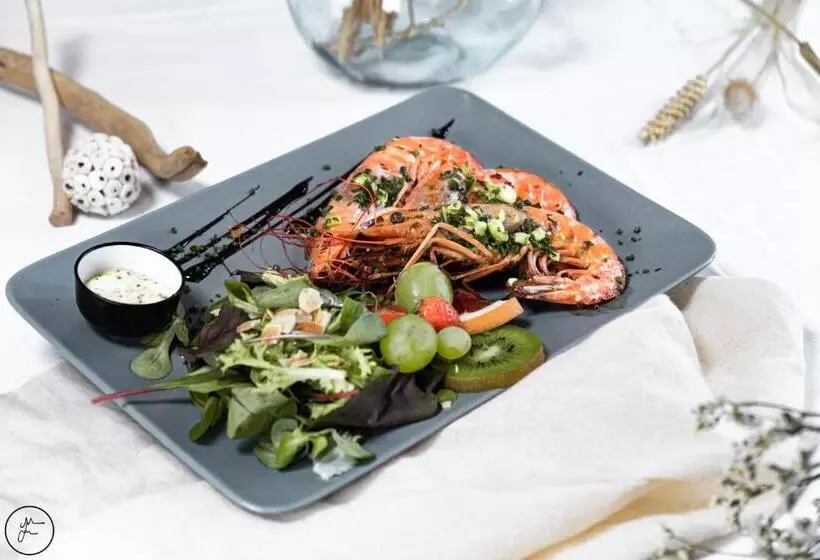 Отель Logis Hôtel Et Restaurant La Bastide Cabezac