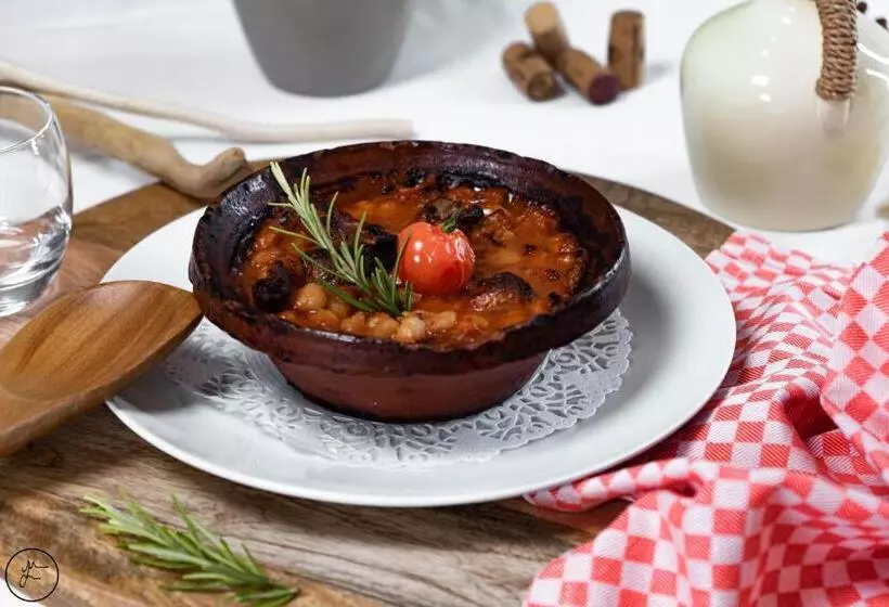 Отель Logis Hôtel Et Restaurant La Bastide Cabezac