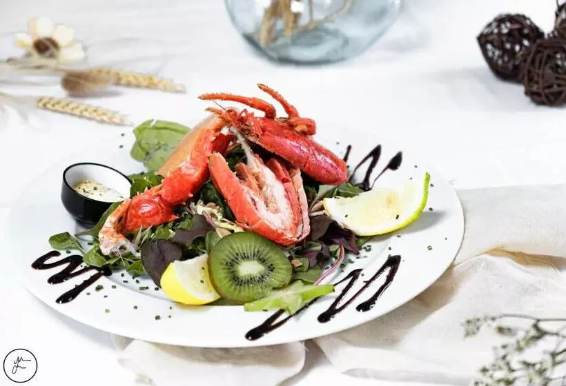 Отель Logis Hôtel Et Restaurant La Bastide Cabezac