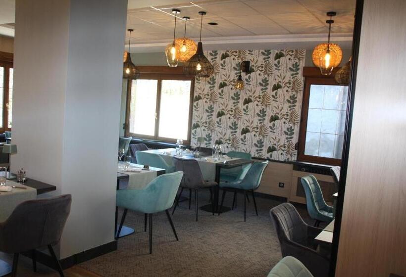 ホテル Logis Hôtel  Restaurant La Renaissance