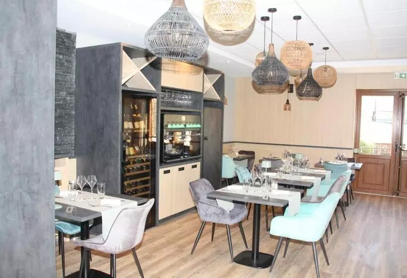 Отель Logis Hôtel Restaurant La Renaissance