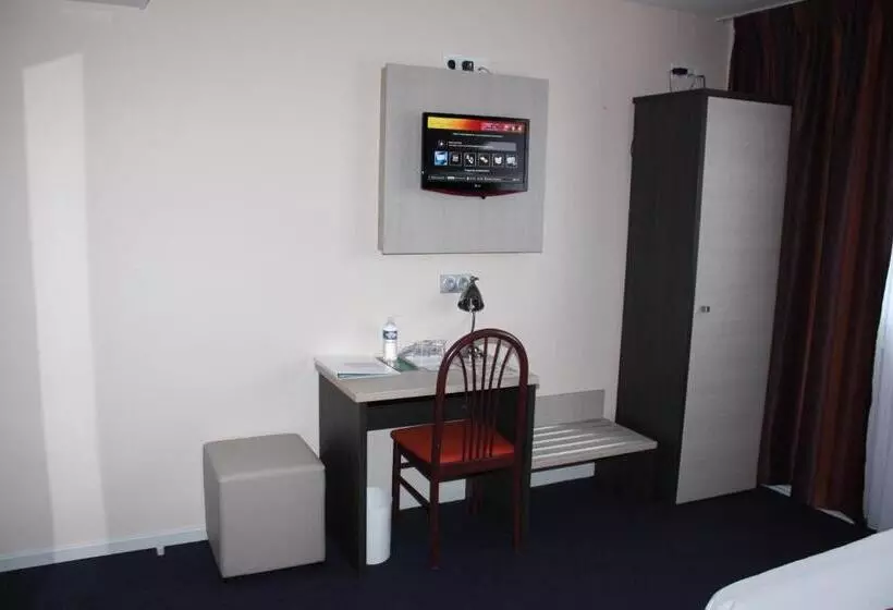 Отель Logis Hôtel Restaurant La Renaissance