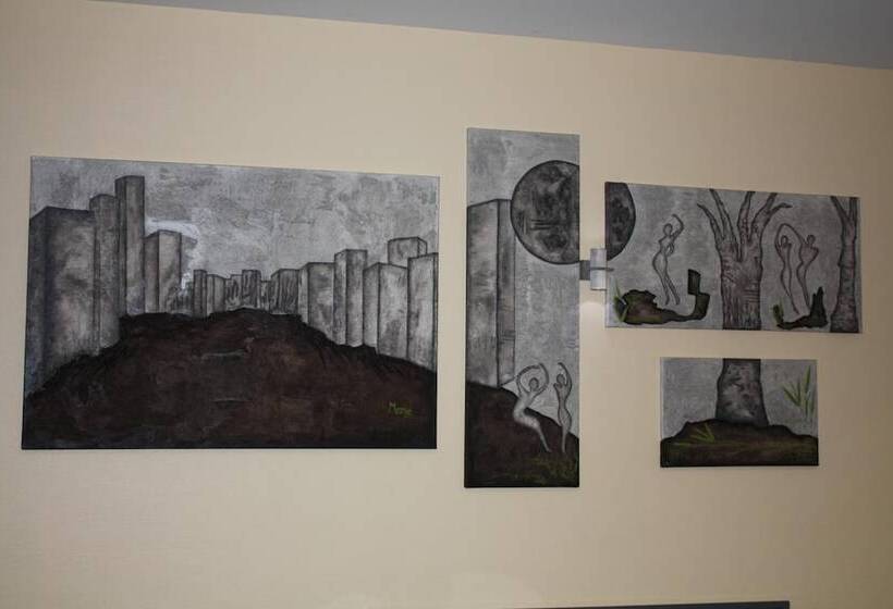 ホテル Logis Hôtel  Restaurant La Renaissance