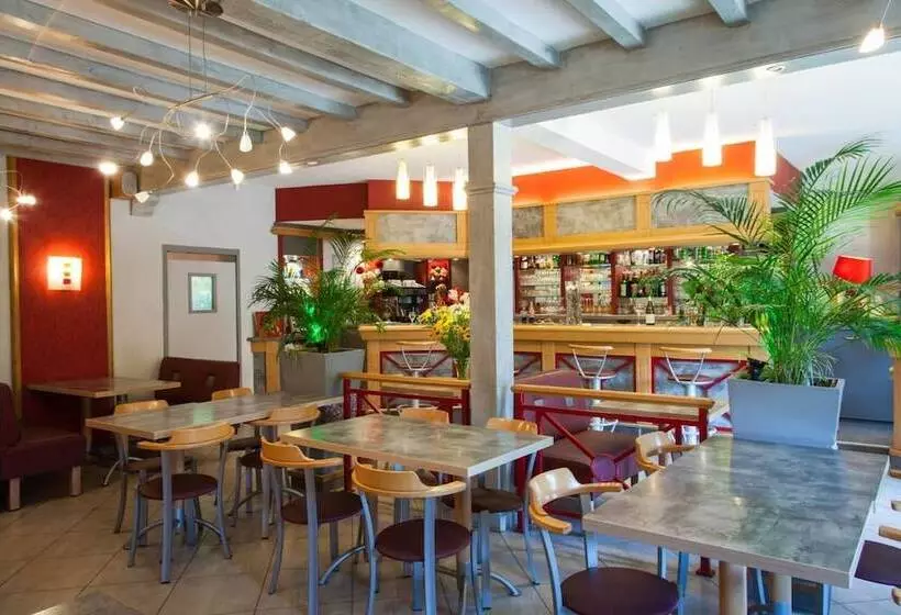 호텔 Logis Le Bourguignon