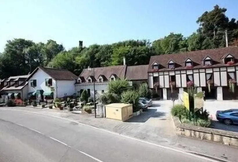 호텔 Logis Le Bourguignon