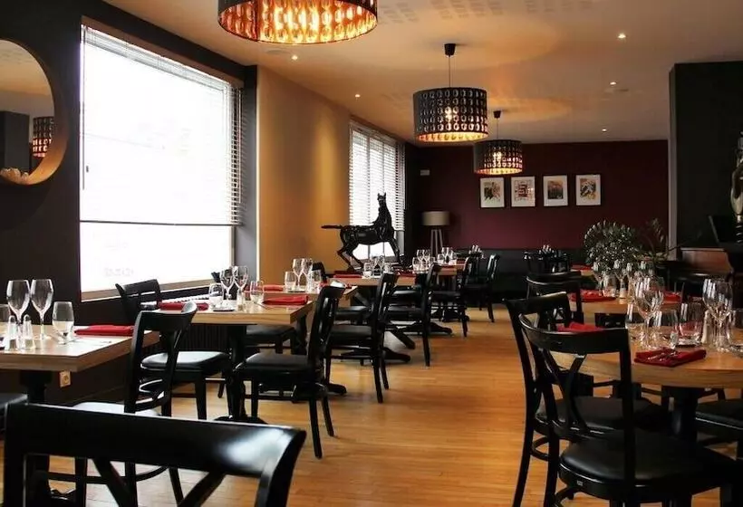 בית מלון כפרי Logis Hôtel Le Cheval Noir