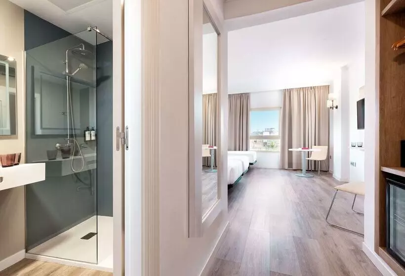 Отель Melilla Puerto, Affiliated by Meliá