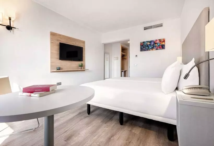 Отель Melilla Puerto, Affiliated by Meliá