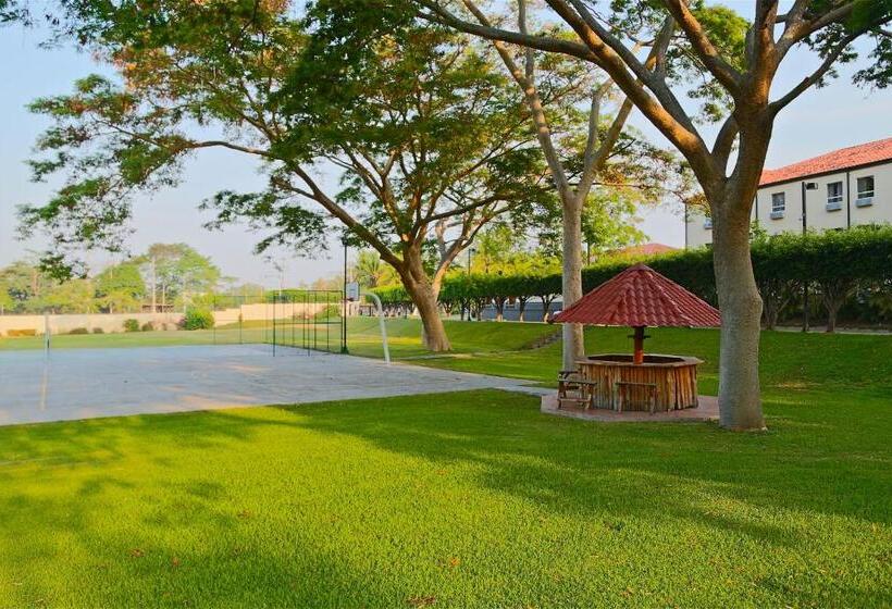 Quality Hotel Real Aeropuerto San Salvador