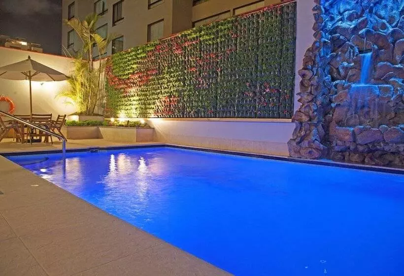 Radisson Hotel San Isidro