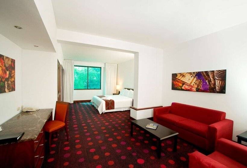 Radisson Hotel San Isidro