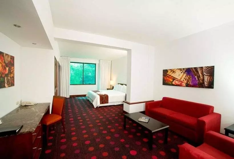 Radisson Hotel San Isidro