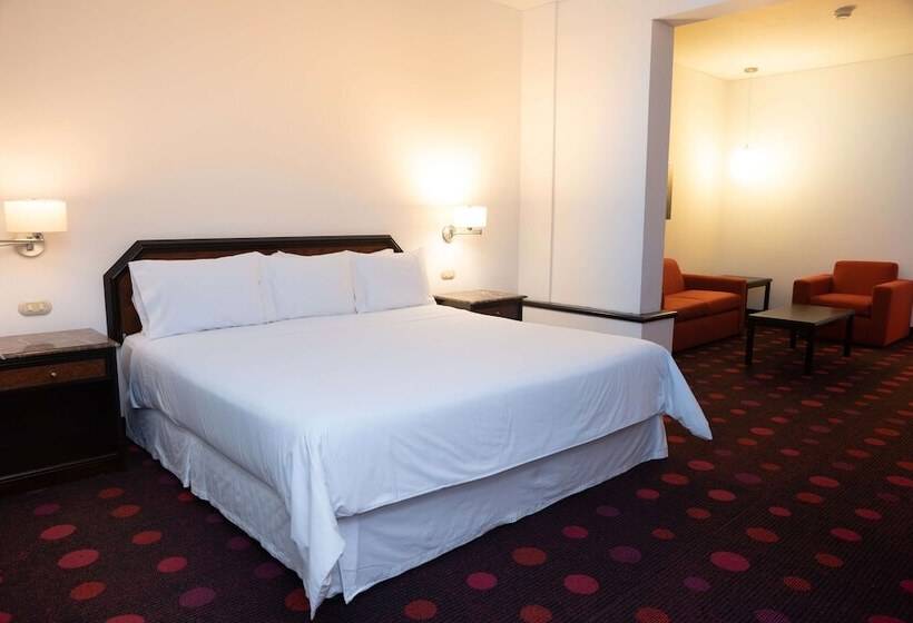 Radisson Hotel San Isidro