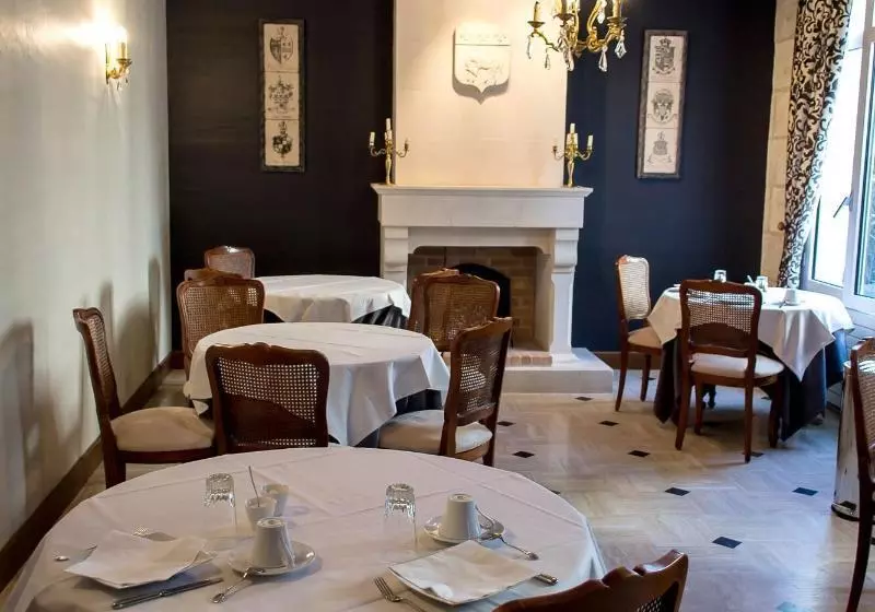 Logis Hotel Restaurant Le Cheval Blanc