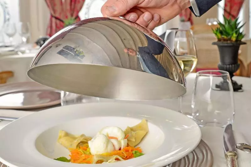 Logis Hotel Restaurant Le Cheval Blanc