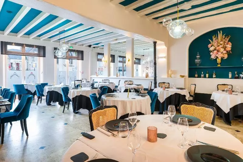 Logis Hotel Restaurant Le Cheval Blanc