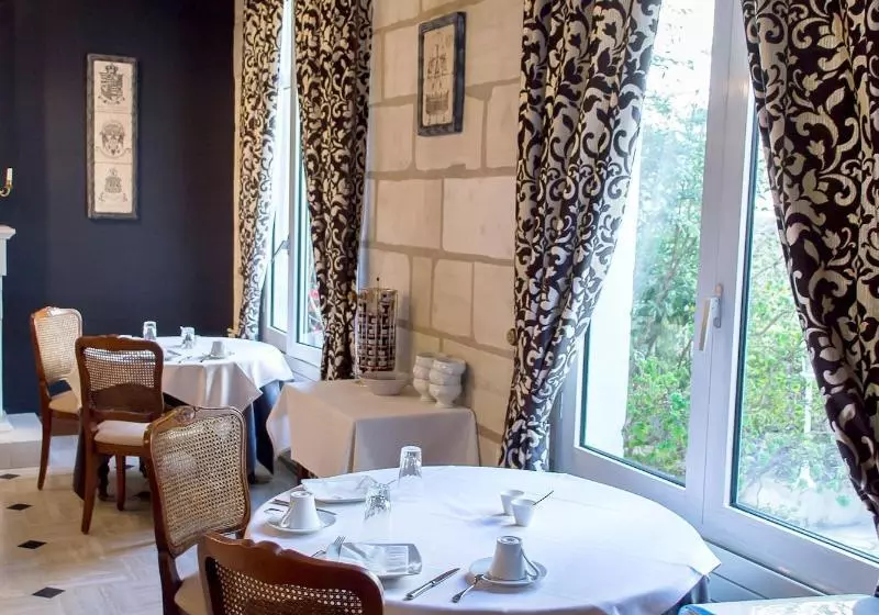 Logis Hotel Restaurant Le Cheval Blanc
