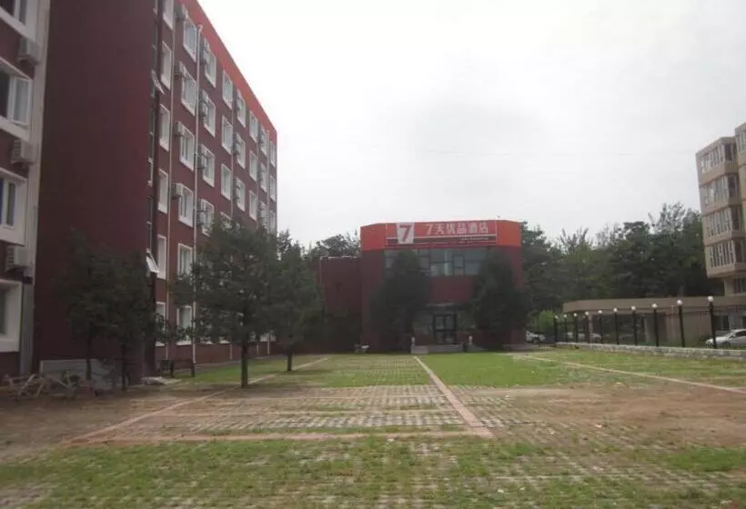 Hotelli 7 Days Premium Beijing Dabaotai Metro Station Luhua Road