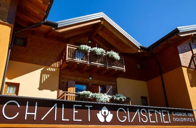 Maaseutuhotelli Chalet Giasenei