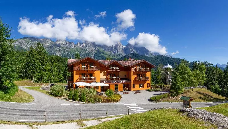 Maaseutuhotelli Chalet Giasenei