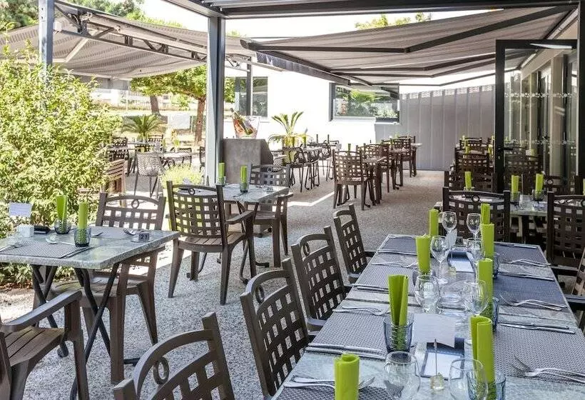 Logis Hotel Restaurant & Spa Au Comte D Ornon