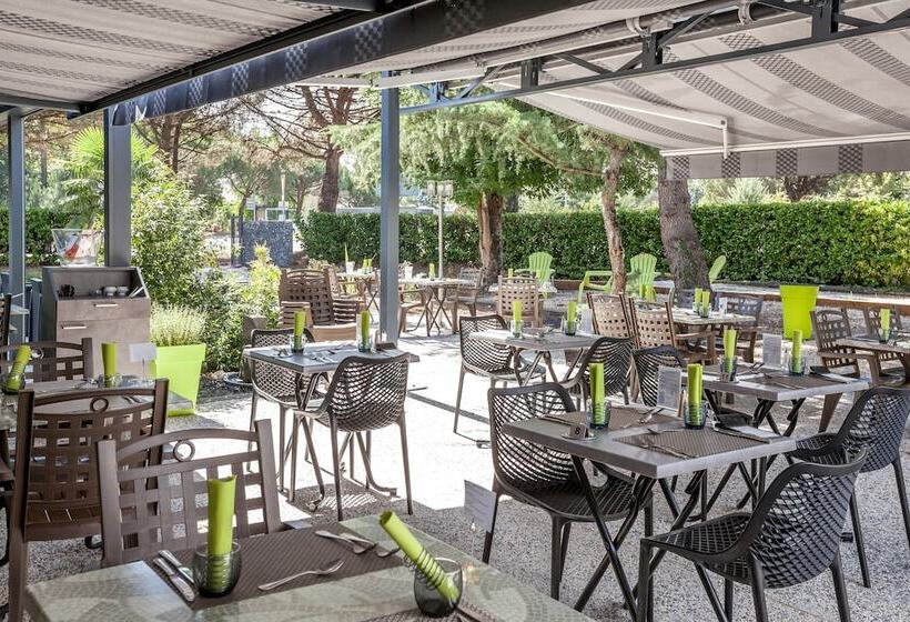 Logis Hotel Restaurant & Spa Au Comte D Ornon