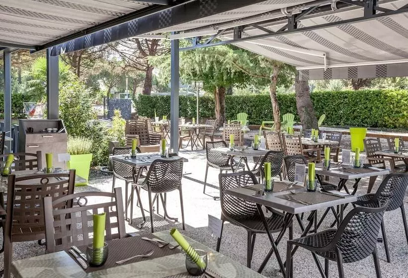 Logis Hotel Restaurant & Spa Au Comte D Ornon