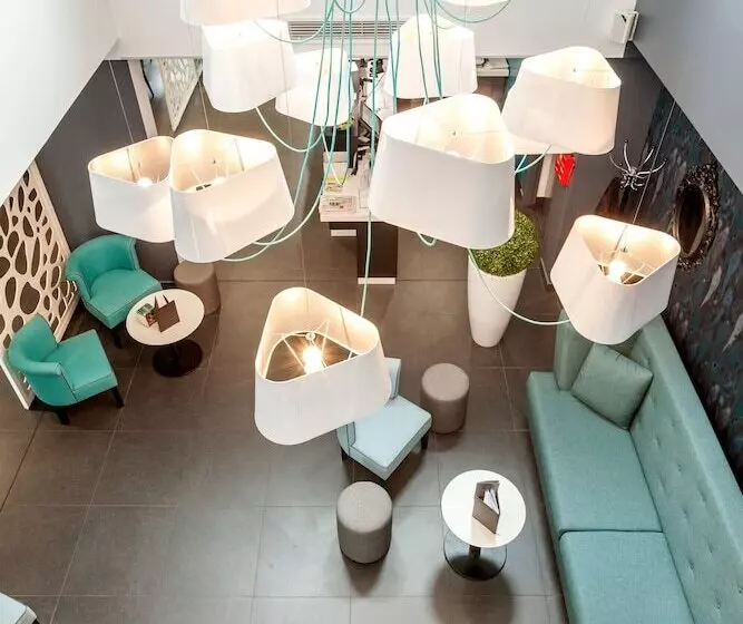 Logis Hotel Restaurant & Spa Au Comte D Ornon