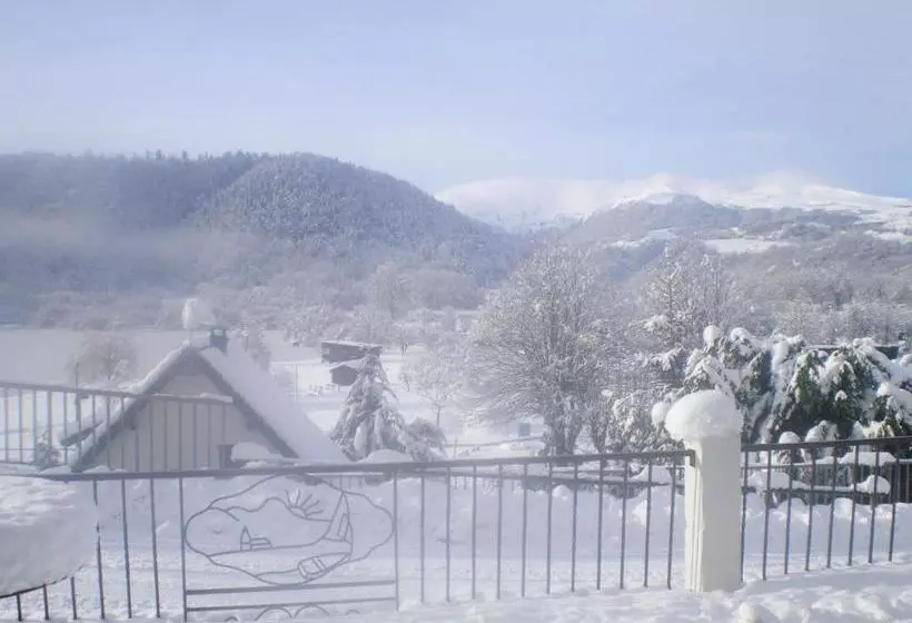 ホテル Logis Hôtel Le Beau Site